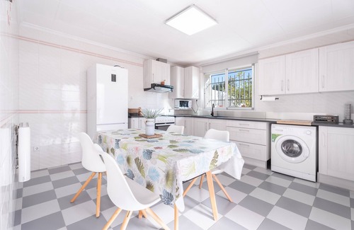 Tous House | Holiday Home 'Ca Michico' with Private Pool, Wi-Fi and Air Conditioning