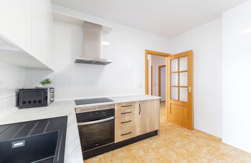 Galvez House | Holiday Home 'Callejón Del Pozo 4 Cerca De Puy Du' with Shared Pool, Wi-Fi and Air Conditioning