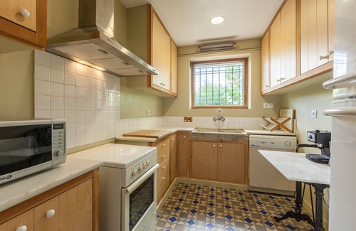 Gelida House | Holiday Home 'Can Sebrià' with Mountain View, Pool & Wi-Fi