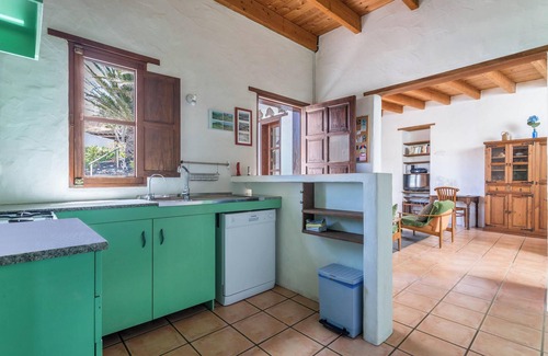 Guatiza House | Holiday Home Casa Cueva with Mountain View, Pool, Wi-Fi & Terrace