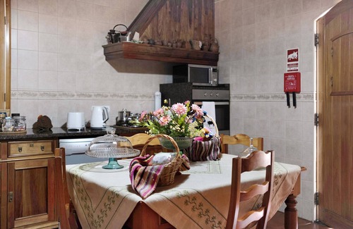 Porto Judeu House | Holiday Home 'Casa Das Rosas' with Sea View, Private Terrace and Wi-Fi