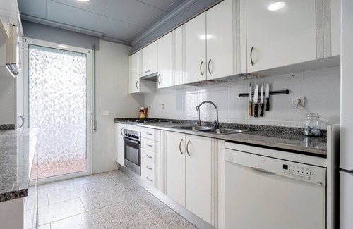 L'Aldea House | Holiday Home 'Casa García' with Balcony, Wi-Fi and Air Conditioning