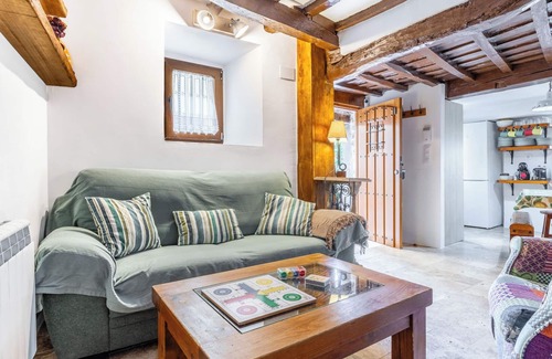 Potes House | Holiday Home 'Casa Raymonde' with Mountain View, Balcony and Wi-Fi