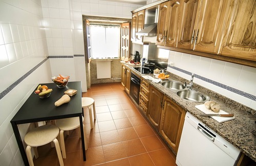 Areas Apartment | Holiday Home 'Casa Rectoral Apartamento Regueiro' with Mountain View, Shared Pool and Wi-Fi