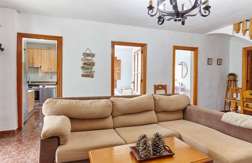 Jaen House | Holiday Home 'Casa Rural La Encina' with Mountain View, Private Pool and Air Conditioning