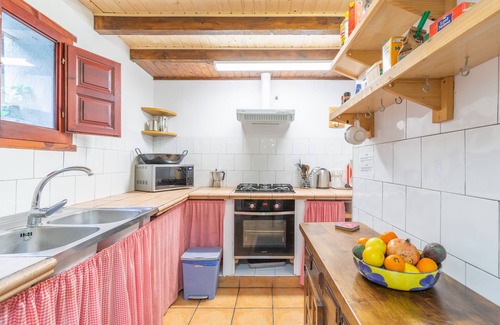 L'Abdet House | Holiday Home "Casa Serrella - Abdet" with Mountain View, Garden & Wi-Fi