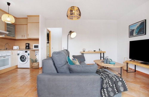 La Oliva House | Holiday Home 'Casa Vicente Majanicho' with Shared Pool, Private Terrace and Wi-Fi