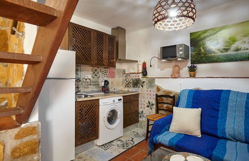 Quesada House | Holiday Home 'Cazorla Rural Gualay' with Mountain View, Wi-Fi and Air Conditioning