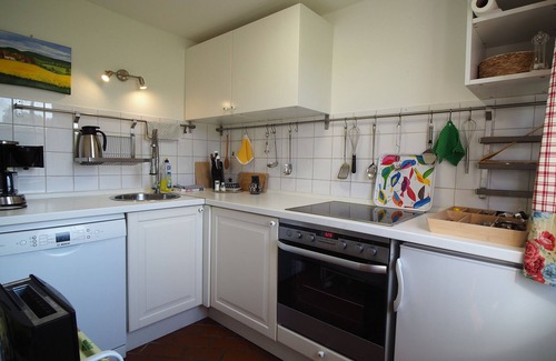 Wanfried House | Holiday Home 'Deputatshaus Auf Dem Gut Marienhof' with Private Terrace, Shared Garden and Wi-Fi