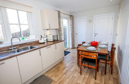 Kinross House | Holiday Home Devonvale Place by Interhome