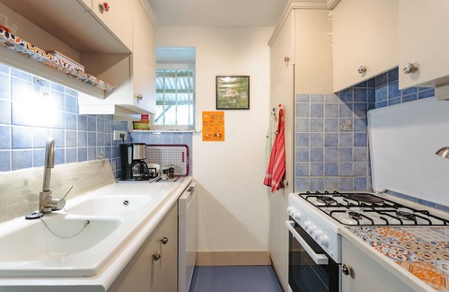 Genouille House | Holiday Home 'Du Parc' with Lake View, Wi-Fi and Air Conditioning