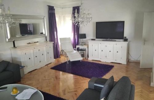 Dugo Selo House | Holiday Home Dugo Selo M&A - Five Bedroom Holiday Home with Terrace