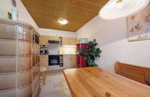 Nettersheim House | Holiday Home "Eine Quelle der Ruhe und Erholung" with Terrace, Garden & Wi-Fi