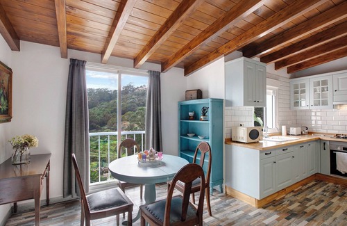 Tegueste House | Holiday Home "El Sarmiento" with Mountain View, Pool & Wi-Fi