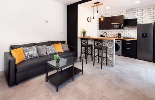 Totalan House | Holiday Home 'Era Del Puerto Complejo Completo' with Mountain Views and Air Conditioning