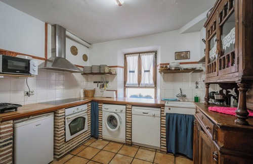 Hontoria del Pinar House | Holiday Home 'Casa Rural Del Médico' with Mountain View, Private Terrace and Wi-Fi