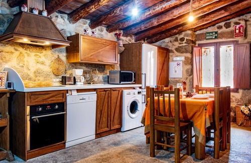 Villar de Corneja House | Holiday Home 'La Fragua'