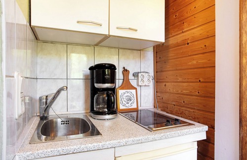 Bergen auf Ruegen House | Holiday Home 'Ferienhaus Pahnke' with Private Terrace and Wi-Fi