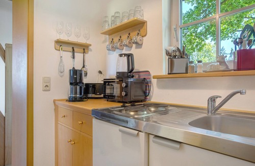 Dalwitz House | Holiday Home 'Ferienhaus Kitzklause' with Private Terrace, Shared Garden and Wi-Fi