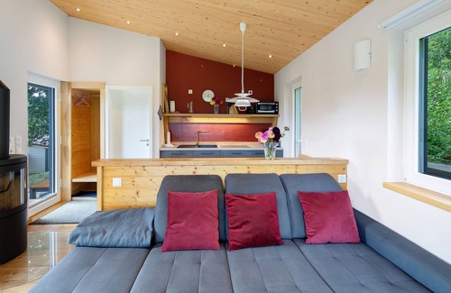 Liebenau Apartment | Holiday Home "Ferienhaus Das Kleine Paradies" with Sauna, Garden and Wi-Fi