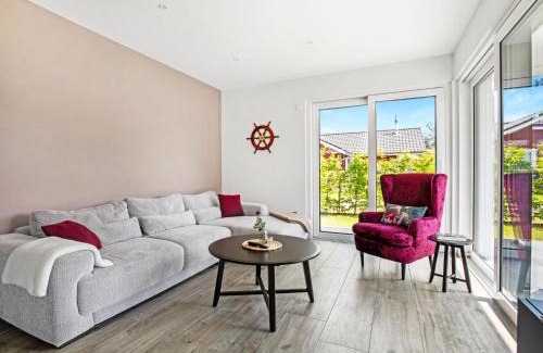 Fedderwardersiel House | Holiday Home Fischer sien Huus-7 by Interhome