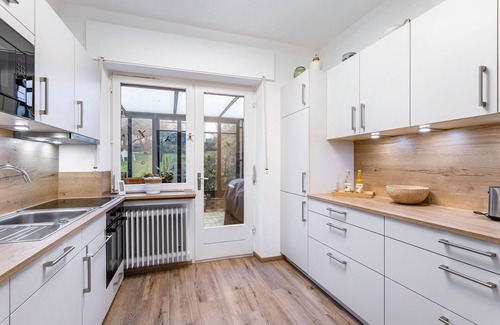 Arnsberg House | Holiday Home 'Fuchsbau Voßwinkel' with Private Terrace, Garden and Wi-Fi