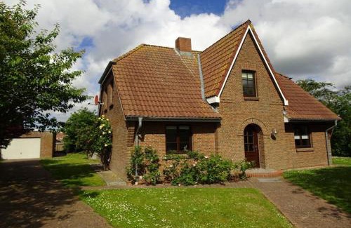 Midlum Apartment | Holiday home gray seal