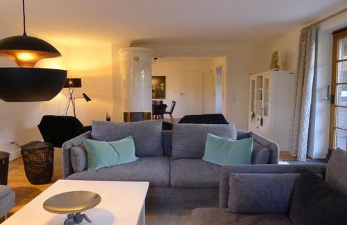 Midlum Apartment | Holiday home gray seal