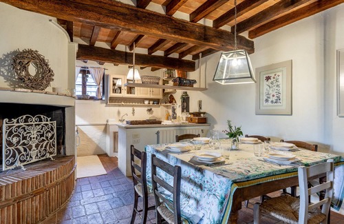 Santa Lucia House | Holiday Home 'Greg's House' with Private Pool, Garden and Wi-Fi