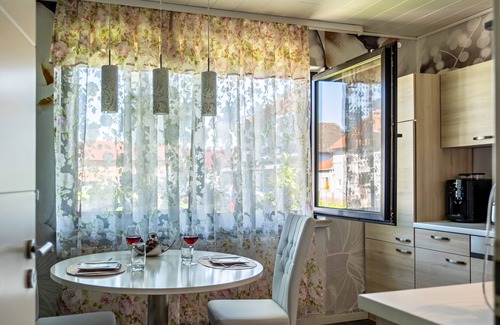 Nordenham House | Holiday Home 'Harmonie' with Private Terrace and Wi-Fi