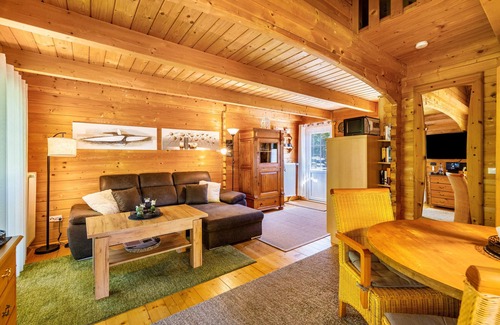 Steinbild House | Holiday Home 'Haus Miriam' with Private Terrace, Private Garden and Wi-Fi