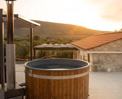 Porto de Mos House | Holiday Home in Alvados