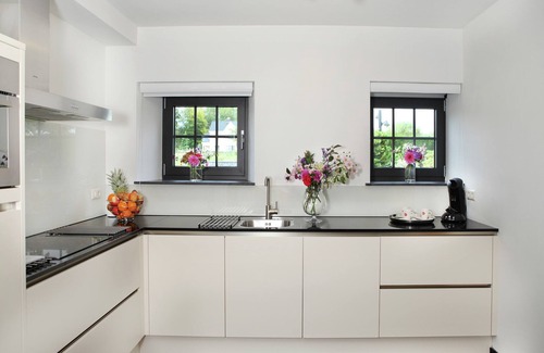 Epen House | Holiday Home in Epen with Garden & BBQ