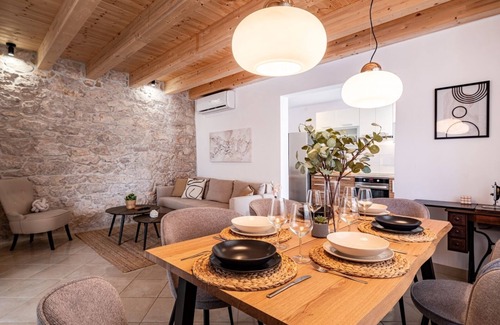 Lukoran Ski Chalet | Holiday Home in Lukoran with Seaview, Terrace, Air condition, WIFI (4200-1)
