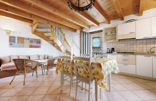 Assenza House | Holiday Home 'Lago' with Lake View and Private Terrace