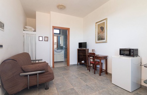 Alcanterini Apartment | Holiday Home 'Fico' with Private Terrace, Private Garden and Air Conditioning