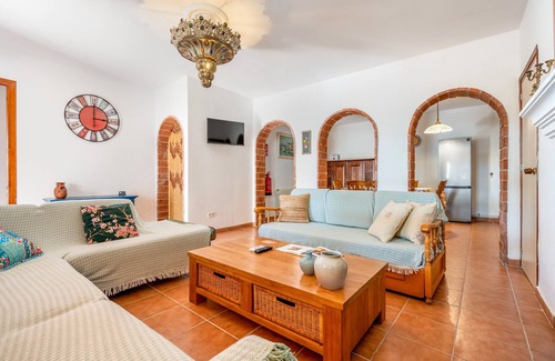 Castril House | Holiday Home 'Jaïra Sierra De Castril' with Mountain View, Wi-Fi and Air Conditioning