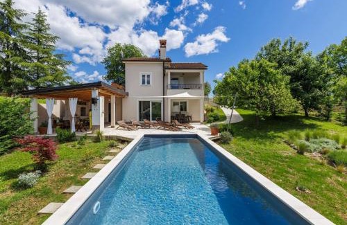 Cerovlje House | Holiday Home Klementini by Interhome