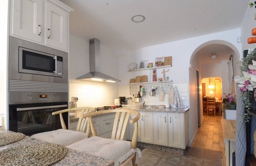 Benaojan Apartment | Holiday Home 'La Cueva De Las Orquídeas' with Private Pool, Private Terrace and Wi-Fi