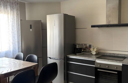 El Espinar House | Holiday Home 'La Libélula' with Mountain View, Private Pool and Wi-Fi