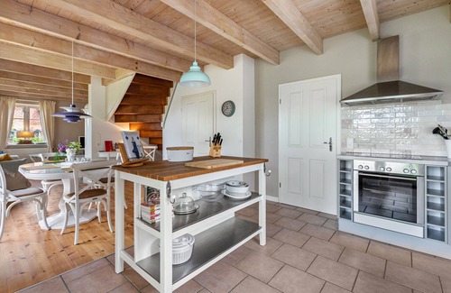 Nubelfeld House | Holiday Home 'Landhaus Högelia Flensbúrger Förde' with Private Terrace, Private Garden and Wi-Fi