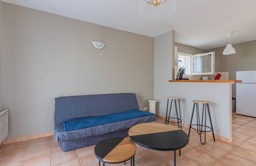 Valeyrac House | Holiday Home 'Le Pin Franc' with Private Terrace and Private Garden