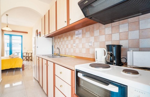 Tilos House | Holiday Home 'Livadia Beach Studio B ' with Sea View, Wi-Fi and Air Conditioning