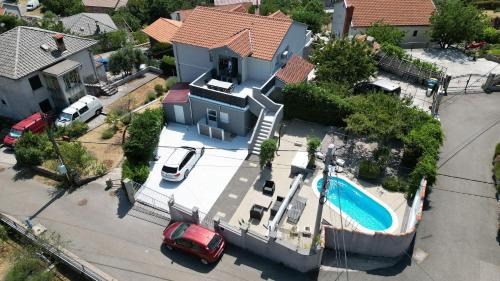 Buzdohanj House | Holiday home Lucas with pool