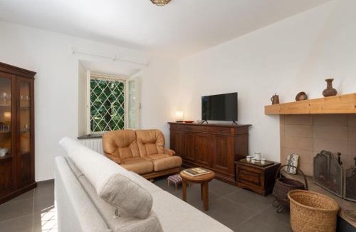 Calci House | Holiday Home Lucrecia by Interhome