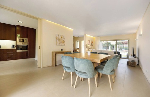 Luz de Tavira House | Holiday Home 'Mar Azul - Lux Tavira' with Shared Pool, Wi-Fi and Air Conditioning