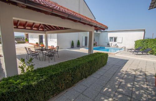 Lovrec House | Holiday Home Mirela