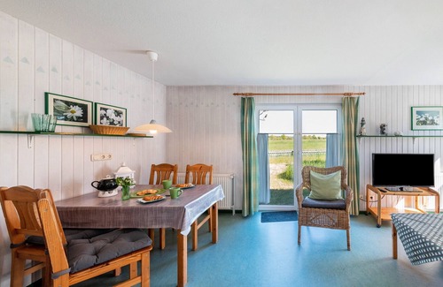 Meschendorf House | Holiday home 'Möve ABA Bungalow 61' with private terrace and WLAN