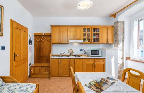 Cres Apartment | Holiday Home near Beach in Croatia