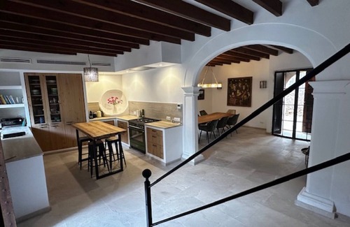 Buger House | Holiday Home 'Numero Uno' with Sea View, Wi-Fi and Air Conditioning